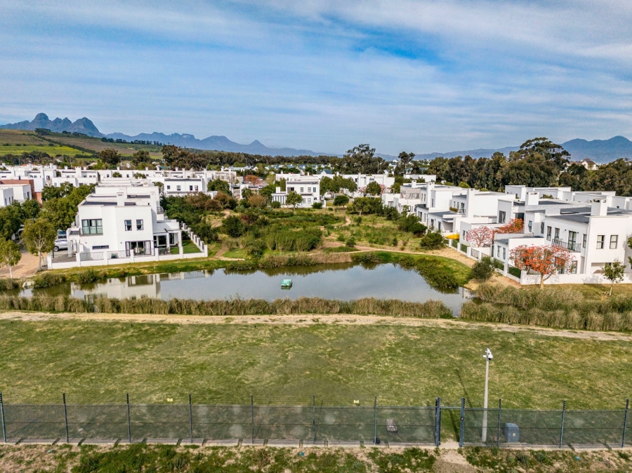 4 Bedroom Property for Sale in Croydon Gardens Estate Western Cape